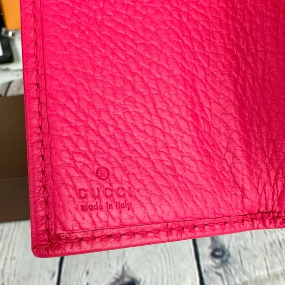Gucci hot pink compact wallet with card holder and coin section - Picture 5 of 15